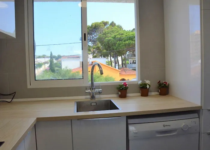 Coco Renovated And With Seaview