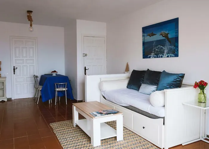 Coco Renovated And With Seaview דירה