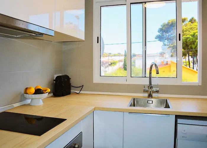Coco Renovated And With Seaview דירה *